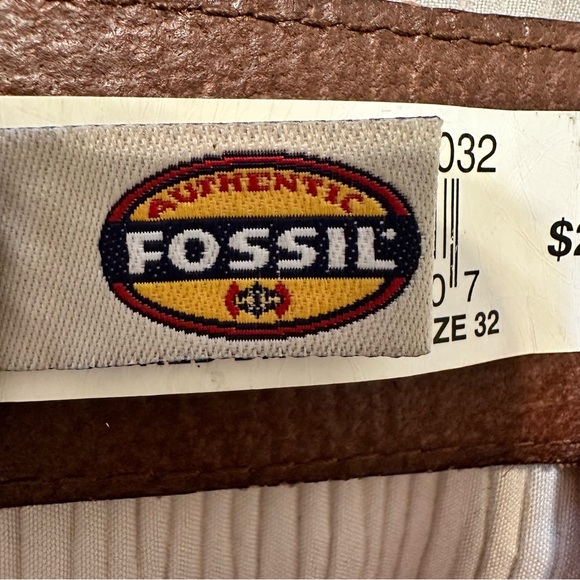 🆕Fossil Vintage Red Brown Leather Belt Size 32 NWT - Picture 4 of 8